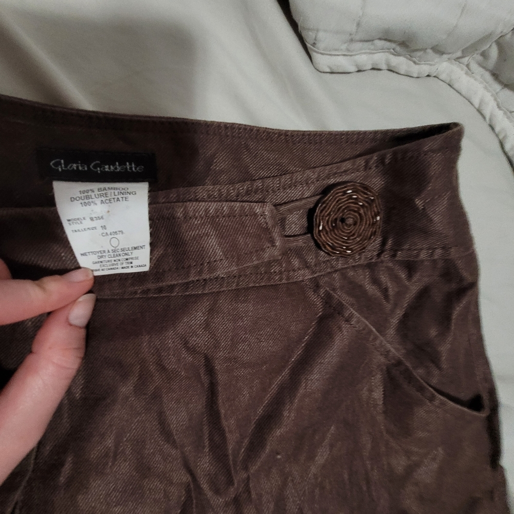Brown capris - Picture 2 of 4